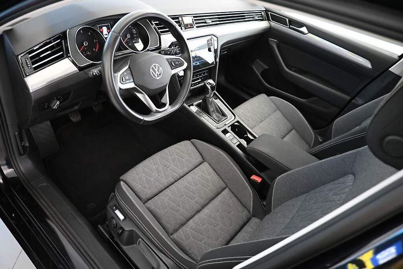 Volkswagen Passat (2023) 2.0 LED ACC Tažné Masáž SCR Bu - fotka 11 z 34