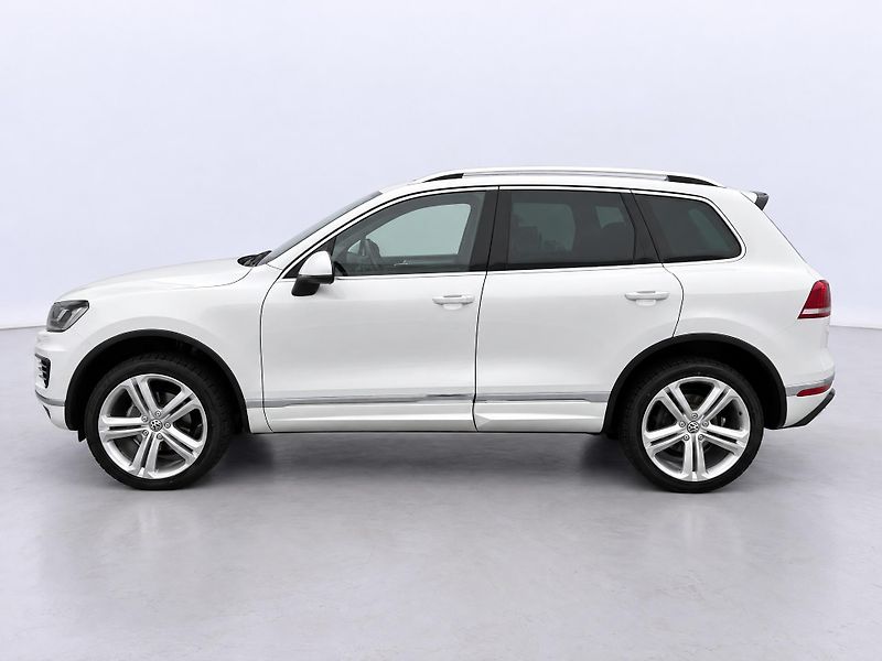 Volkswagen Touareg 3,0 TDI V6 193kW R-Line CZ - fotka 4 z 29