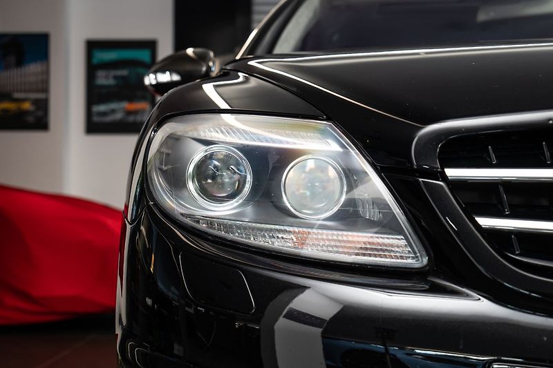 Mercedes-Benz CL V12/Nappa/HarmanKardon/Karbon/ - fotka 23 z 24