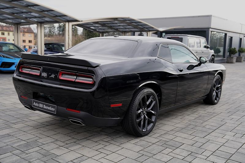 Dodge Challenger 3.6 V6 automat,/kůže/xenony - fotka 6 z 37