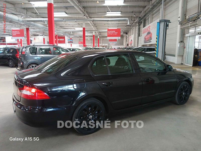 Škoda Superb (2012) 2.0 TDi, Active - fotka 2 z 3