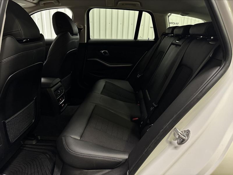BMW Řada 3 330E 215kW XDRIVE TAŽNÉ 2XALU - fotka 39 z 50