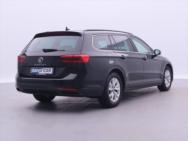 Volkswagen Passat 2,0 TDI 110kW DSG Matrix DPH - fotka 7 z 39