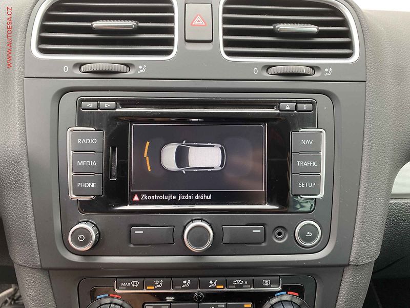 Volkswagen Golf (2010) 1.6 TDi, Team - fotka 18 z 18