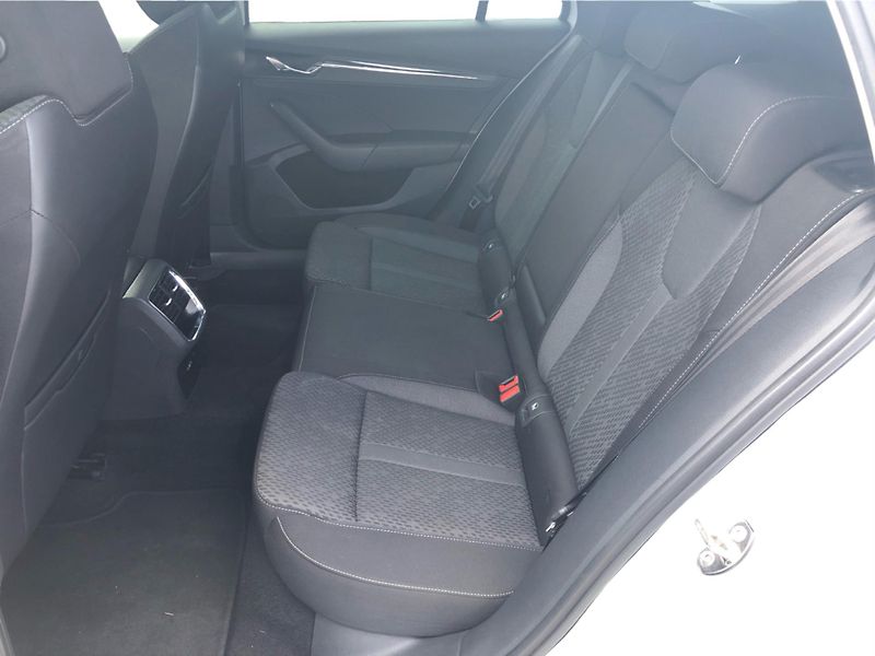 Škoda Octavia COMBI 2.0 TDi STYLE - fotka 12 z 30