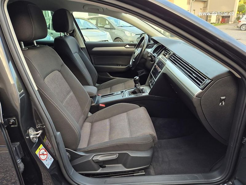 Volkswagen Passat Variant (2018) 1.4TSi 110KW ComfortLine  - fotka 37 z 54