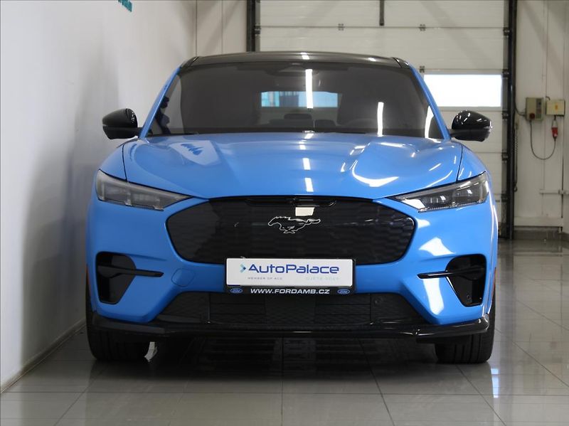 Ford Mustang Mach-E 0,0 GT 487koní AWD 91kWh ČR - fotka 2 z 27