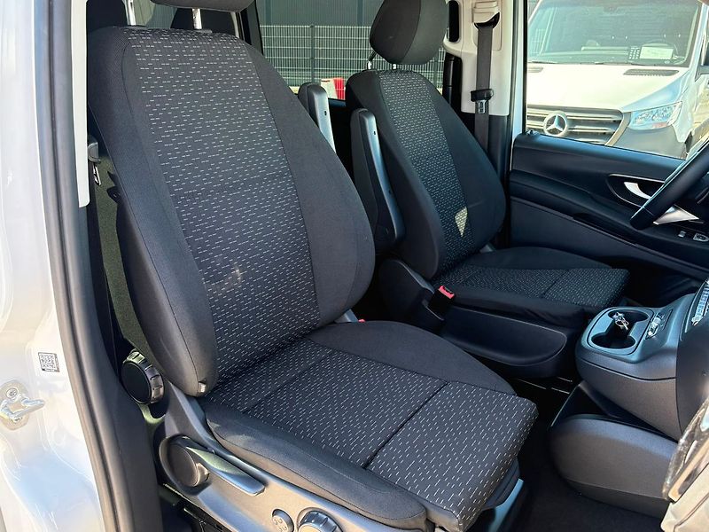 Mercedes-Benz Vito Tourer 116CDI Long 4Matic Pro - fotka 21 z 31