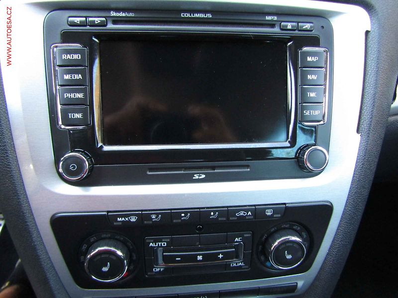 Škoda Octavia (2010) 2.0 TDi, RS, navi - fotka 11 z 17