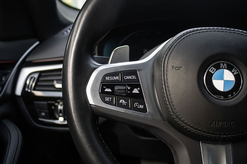 BMW Řada 5 530d LCI 210kW, 48V Mild-Hybri - fotka 23 z 29