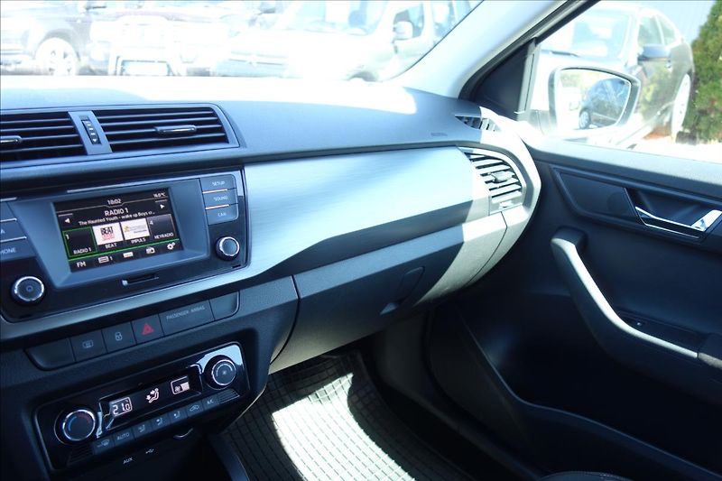 Škoda Fabia 1,2 TSi 81KW, ČR, DSG, STYLE. - fotka 32 z 33