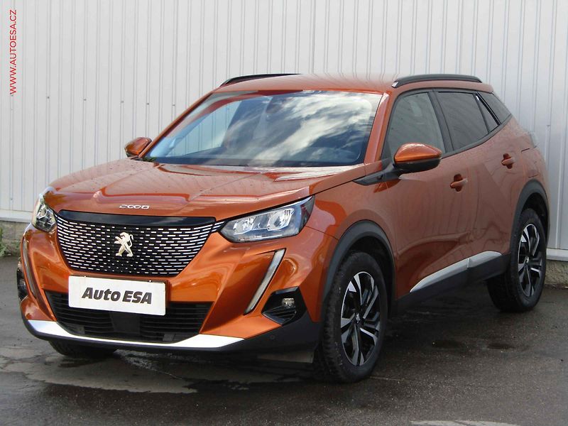 Peugeot 2008 (2020) 1.2 PT, 1.maj,ČR, Allure, AT - fotka 3 z 23