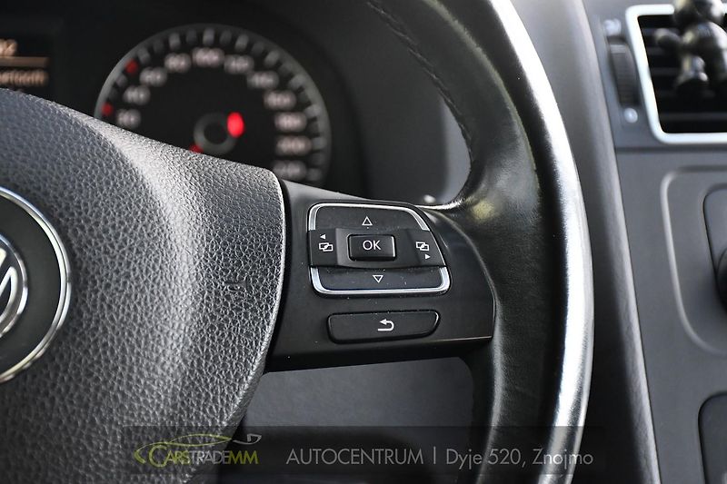 Volkswagen Touran 2.0TDi CROSS NAVI VÝHŘEV - fotka 30 z 48