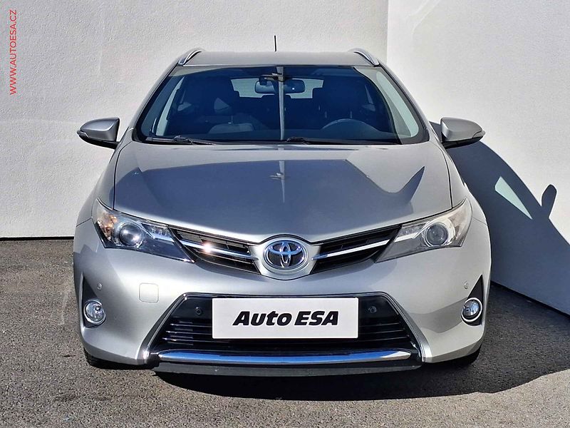 Toyota Auris (2013) 1.6VVTi, ČR, AC, navi, kamera - fotka 2 z 19