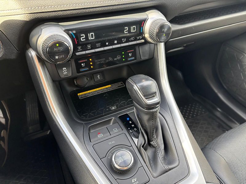 Toyota RAV4 2.5 HSD e-CVT AWD Executive - fotka 21 z 28