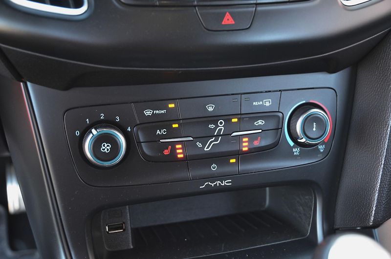 Ford Focus (2015) ST 2.0 184kW RECARO - fotka 30 z 39