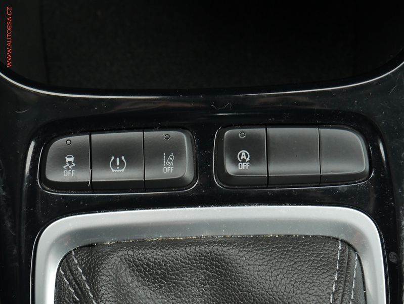Opel Crossland (2023) 1.2 PT, 1.maj,ČR, LED - fotka 14 z 20