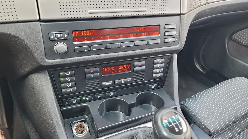 BMW Řada 5 520i 125kw  - fotka 17 z 20