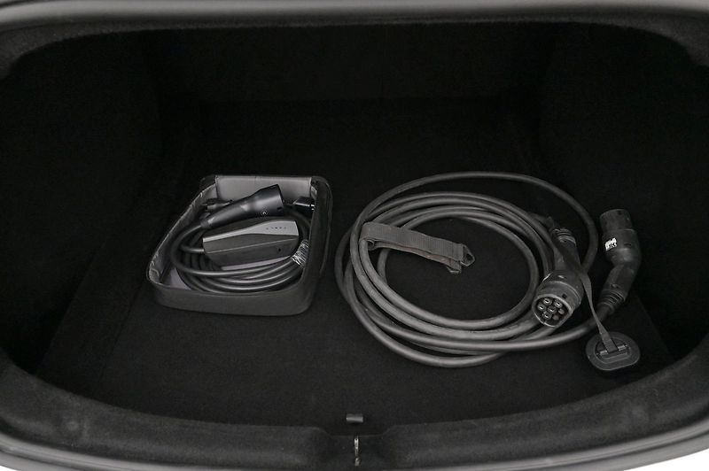 Tesla Model 3 Long Range AWD Highland - fotka 23 z 23