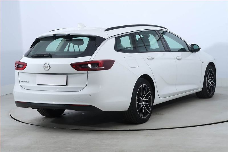 Opel Insignia (2017) 2.0 CDTI, Tempomat - fotka 5 z 21