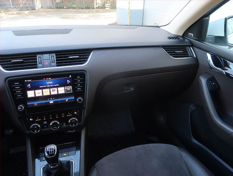 Škoda Octavia (2018) Laurin&Klement 1.4 TSI - fotka 8 z 24