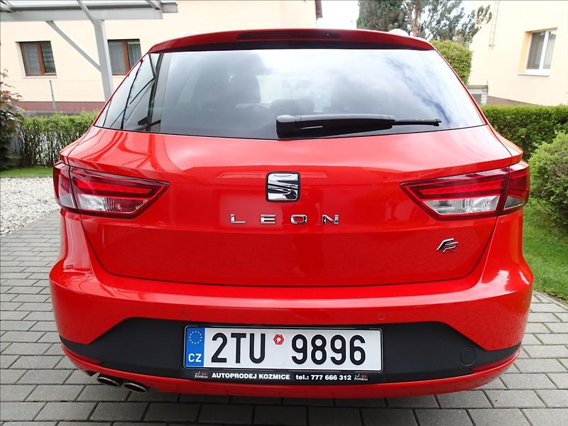 Seat Leon 2,0 TDi, FR, Dsg, ČR - fotka 7 z 49