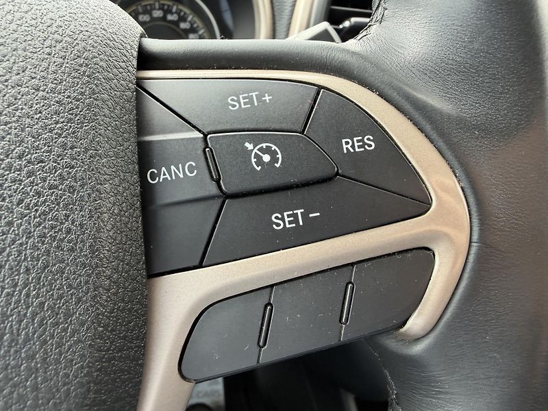 Jeep Cherokee 2.0 M-JET 4X4 LIMITED NAV KŮŽE - fotka 20 z 43
