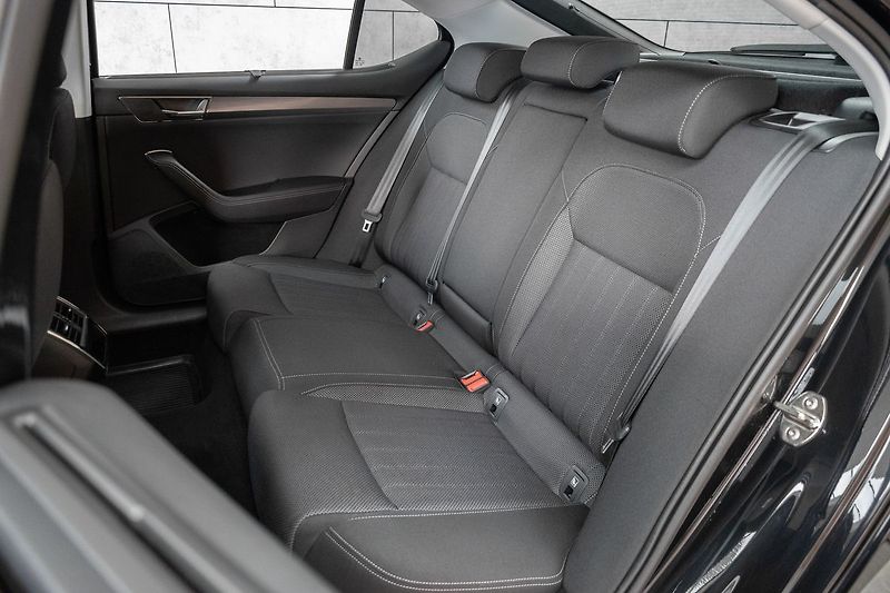 Škoda Superb 1.5 TSI STYLE*VIRTUAL*ČR 1.MAJ - fotka 15 z 43