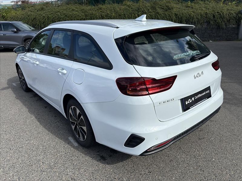 Kia Ceed 1,0 TGDi SPIN ZÁRUKA CARPLAY - fotka 3 z 36