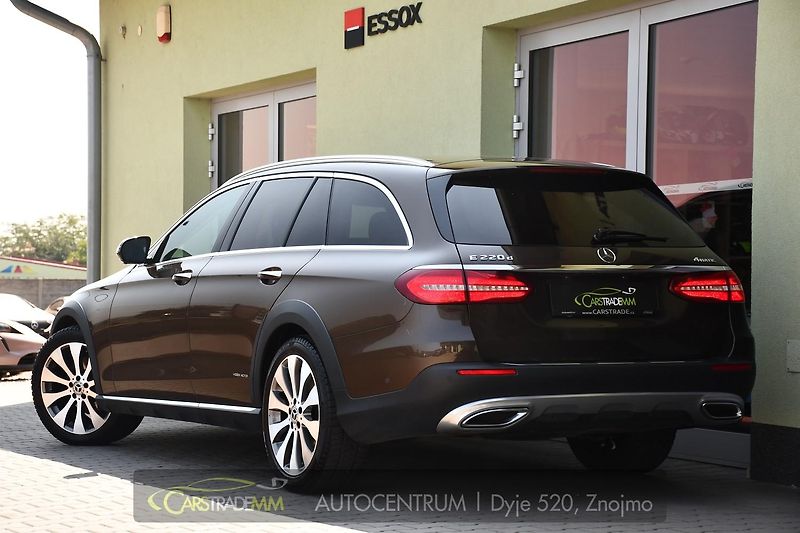 Mercedes-Benz Třídy E 220d 143kW ALLTERRAIN  - fotka 3 z 58