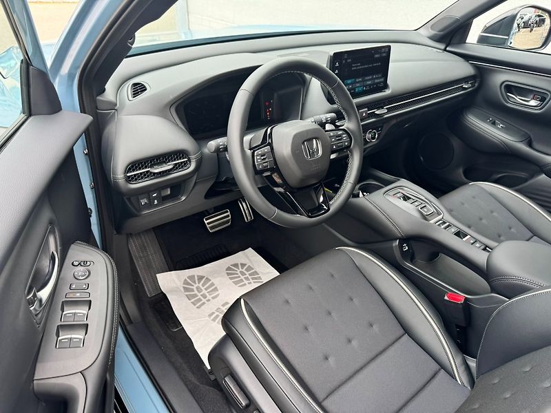 Honda ZR-V (2026) 2.0e:HEV 135kW Sport SKLADEM - fotka 8 z 34