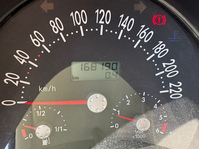 Volkswagen New Beetle 1.4, 55kW, Klima, Tažné - fotka 7 z 16