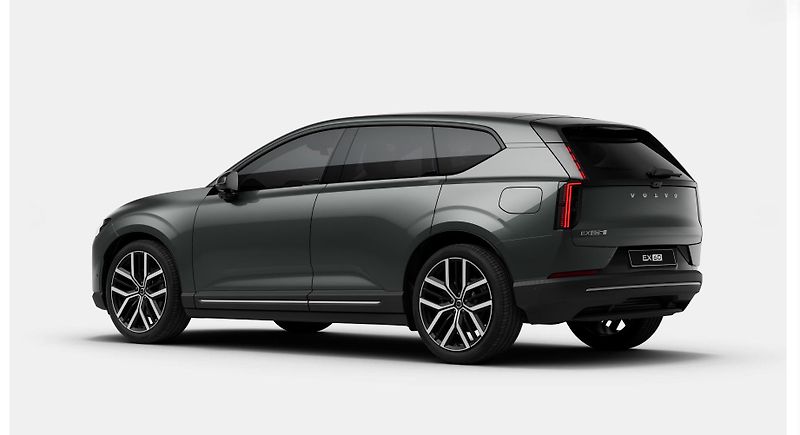 Volvo EX60 (2026)  P10 AWD Electric Ultra - fotka 2 z 13