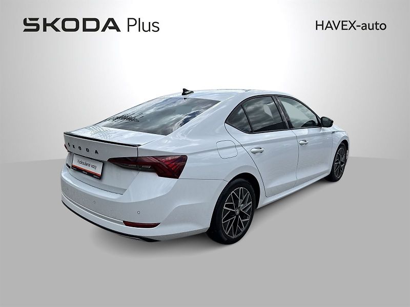Škoda Octavia (2023) 1.5 TSI M-HEV DSG Sportline - fotka 2 z 35