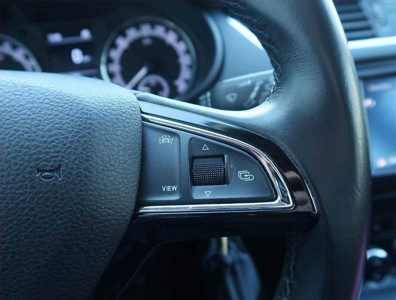Škoda Octavia (2019) Ambition 1.6 TDI, Tempomat - fotka 18 z 23