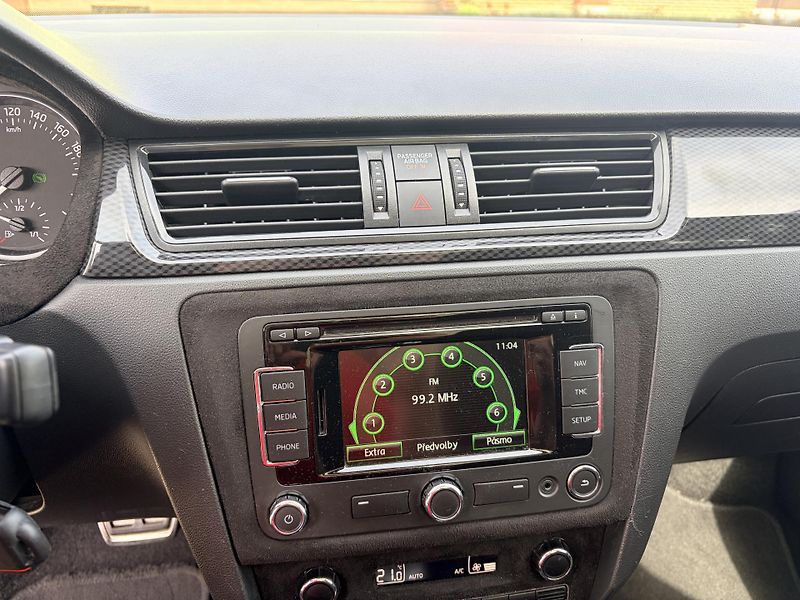 Škoda Rapid 1.6TDI DSG MONTE CARLO - fotka 19 z 35