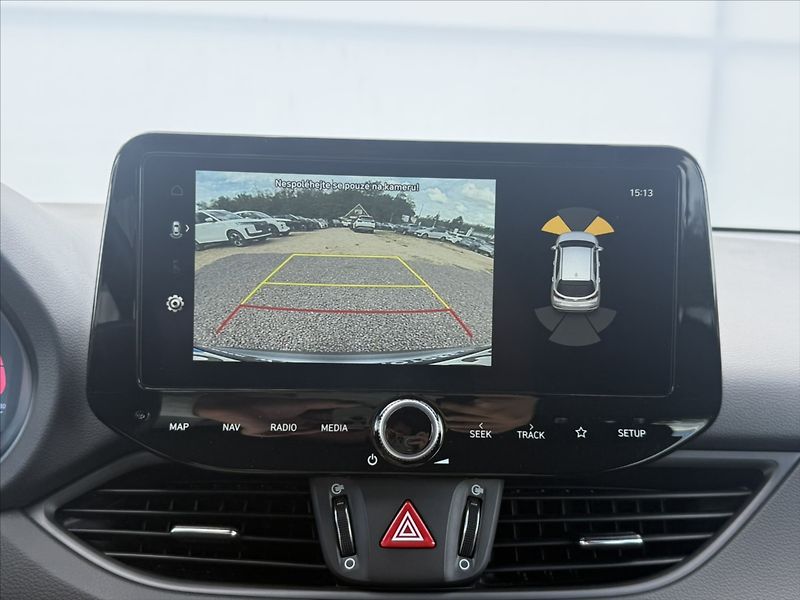 Hyundai i30 1,5 T-GDI 103kW Family - fotka 14 z 23
