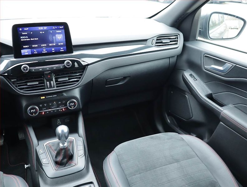 Ford Kuga (2023) ST-Line 1.5 EcoBoost - fotka 8 z 25