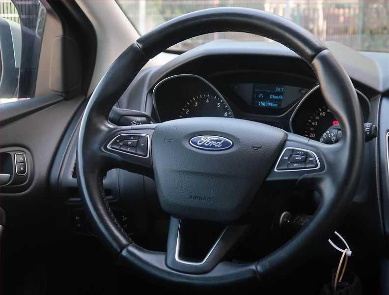 Ford Focus (2016) 1.0 EcoBoost, Vyhř. sedaček - fotka 16 z 16
