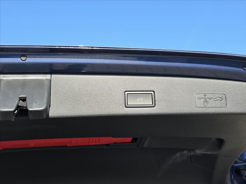 Volkswagen Golf 2,0 TDi 110kW DSG Tov.záruka Č - fotka 12 z 19
