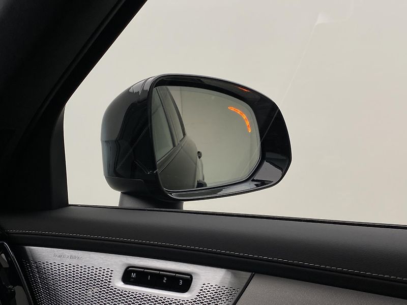 Volvo XC90 (2026) B5 AWD BLACK EDITION ULTRA 7 - fotka 36 z 78