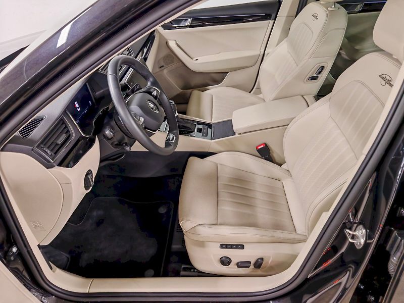 Škoda Superb (2024) iV 1.4 TSI 160 kW DSG L&K - fotka 22 z 30
