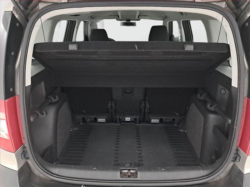 Škoda Yeti (2010) Ambition 2.0 TDI, ČR,1.maj - fotka 14 z 16