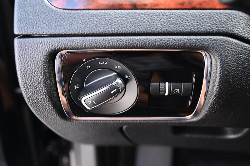 Škoda Superb 2.0TDI 125KW DSG Elegan. 12/09 - fotka 19 z 45