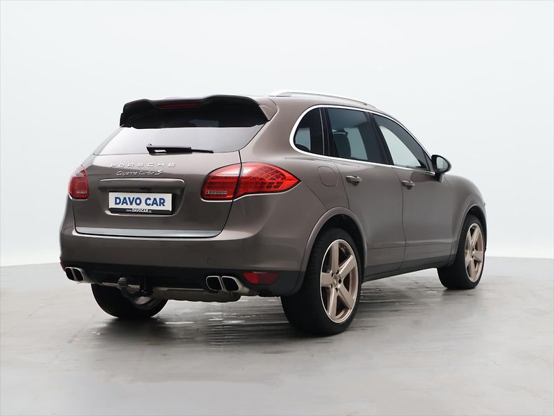 Porsche Cayenne 4.8 Turbo S 405kW DPH CZ - fotka 7 z 30