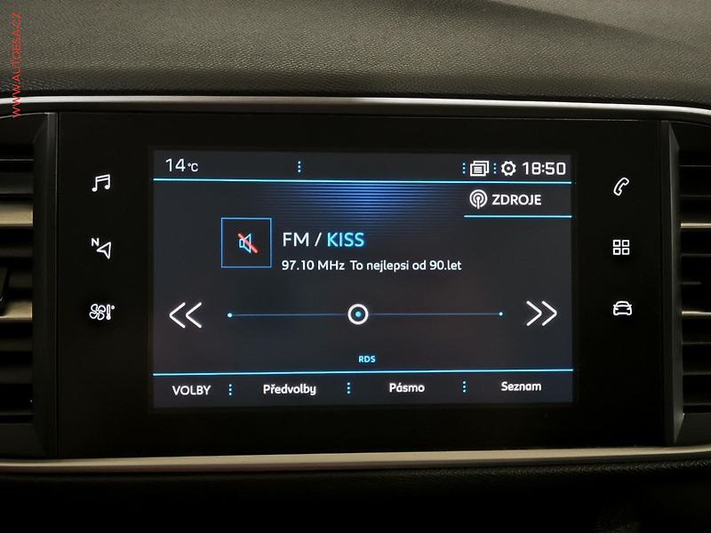 Peugeot 308 (2018) 1.2PT, Allure, navi - fotka 14 z 17