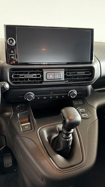 Opel Combo (2024) EditionPlus L1H1 1.2TURBO,81kW - fotka 10 z 12