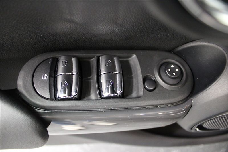 Mini Cooper 1,5 1.majitel CZ - fotka 13 z 37