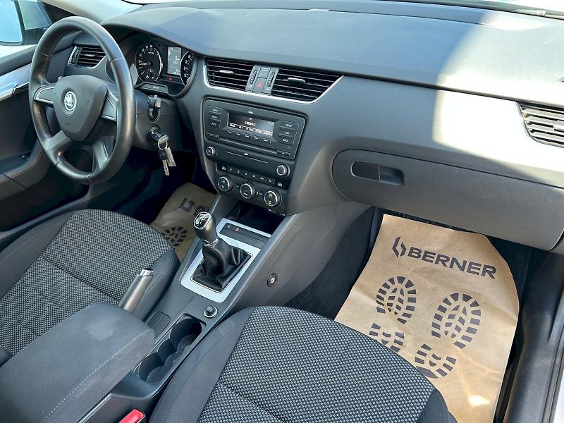 Škoda Octavia (2013) Ambition Plus 1.6 TDI 77 kW - fotka 15 z 24