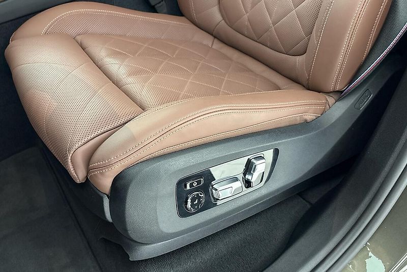 BMW X5 xDrive30d - fotka 8 z 26